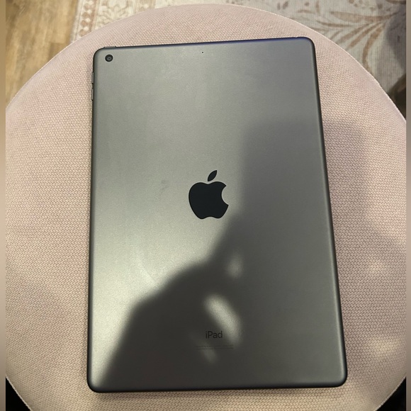 iPad - Picture 2 of 2